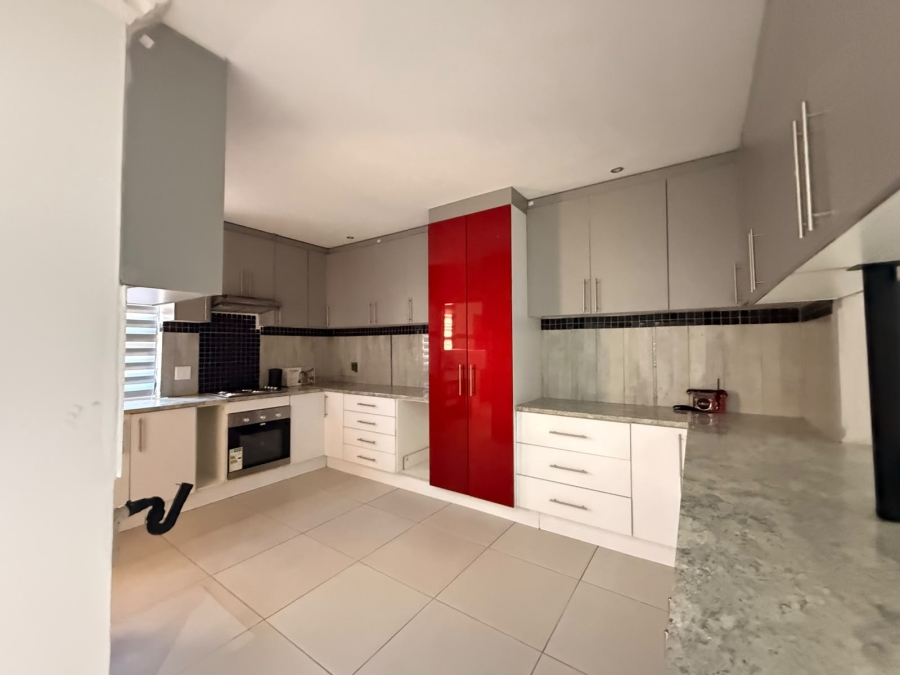5 Bedroom Property for Sale in Waterkloof North West